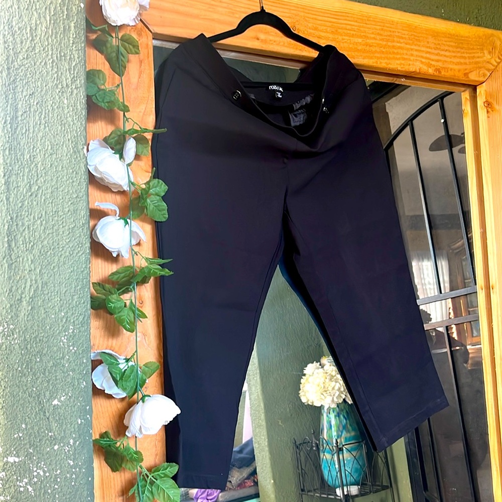 Like brand new dressing  Roz & Ali pants